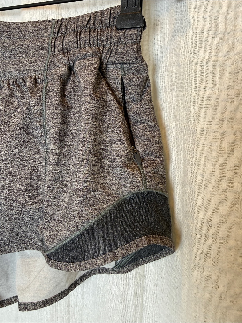 Lululemon Hotty Hot Lined Running Shorts Heathered Grey Size 4 - Picture 2 of 8